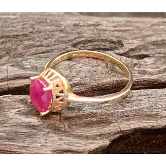 10K Gold and Natural Ruby Vintage Ring, Size 7.75 - Picture 2 of 6